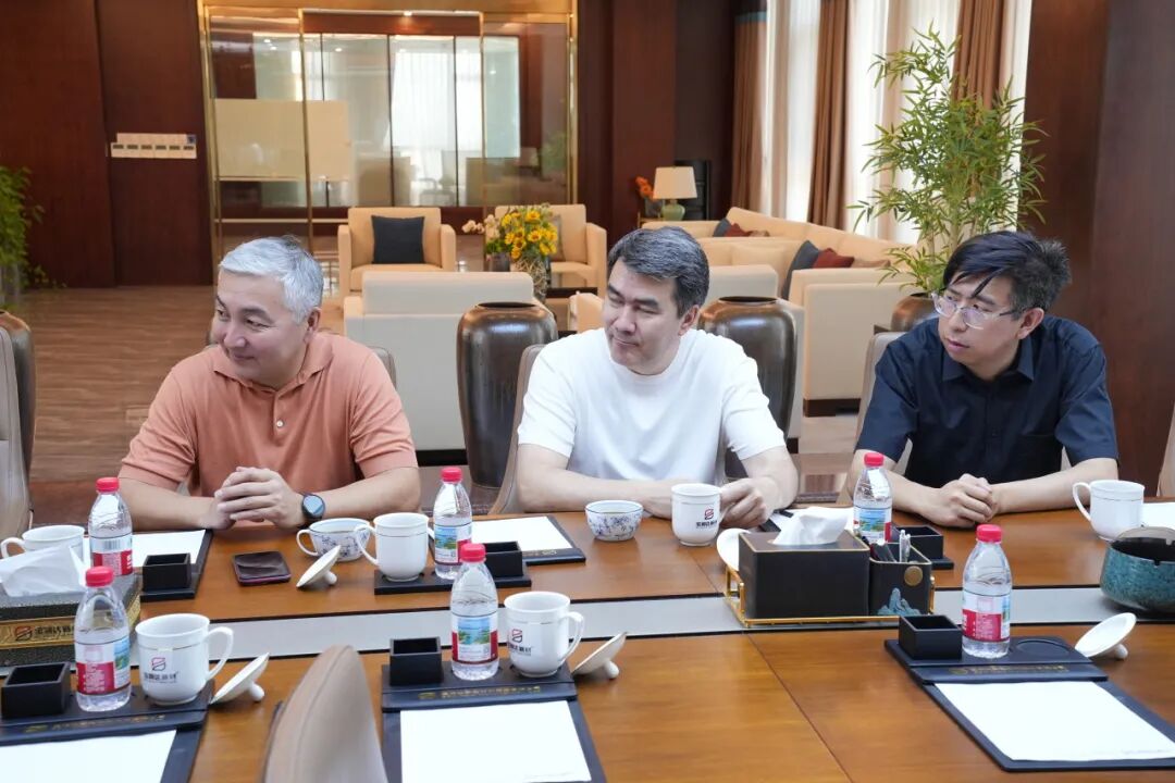 中亚代表团走进宝润达遇进行深入交流